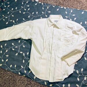 Women's button down retro/vintage shirt.